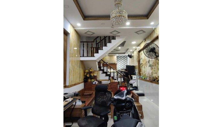 Nhà Khu Phân Lô Nguyễn Ảnh Thủ, 60m2 Xây 3 Tầng Cốt Thép, Giá Rẻ Chỉ 5.4 Tỷ.